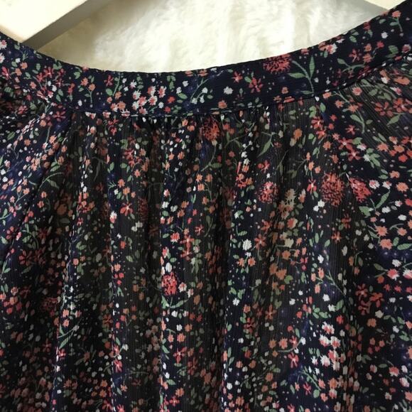 J. Crew Mercantile Floral V-Neck Button-Up Blouse - Picture 9 of 11